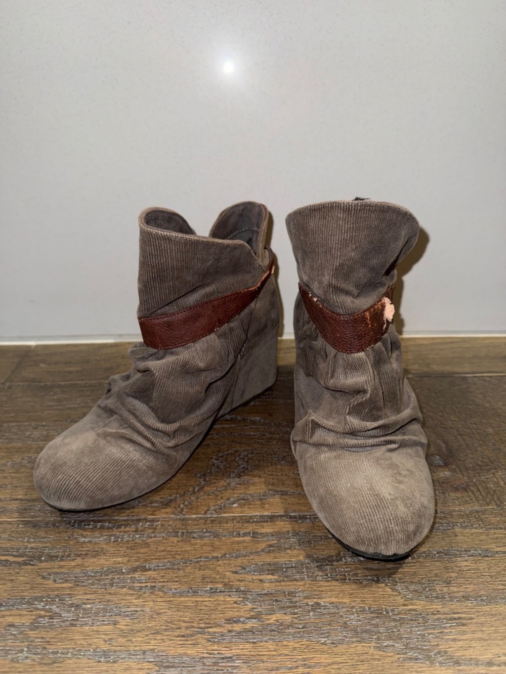 ALDO Gray Corduroy Wedge Ankle Boots Brown Buckle Strap Size 37